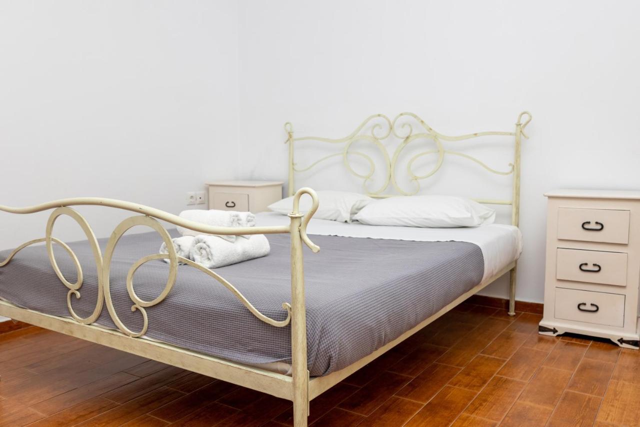 Depis Economy Apartments Naxos City Esterno foto