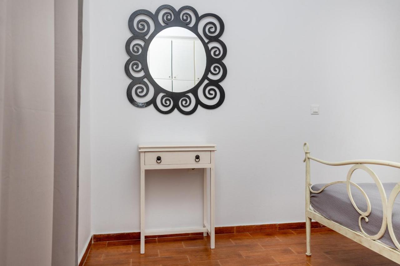 Depis Economy Apartments Naxos City Esterno foto