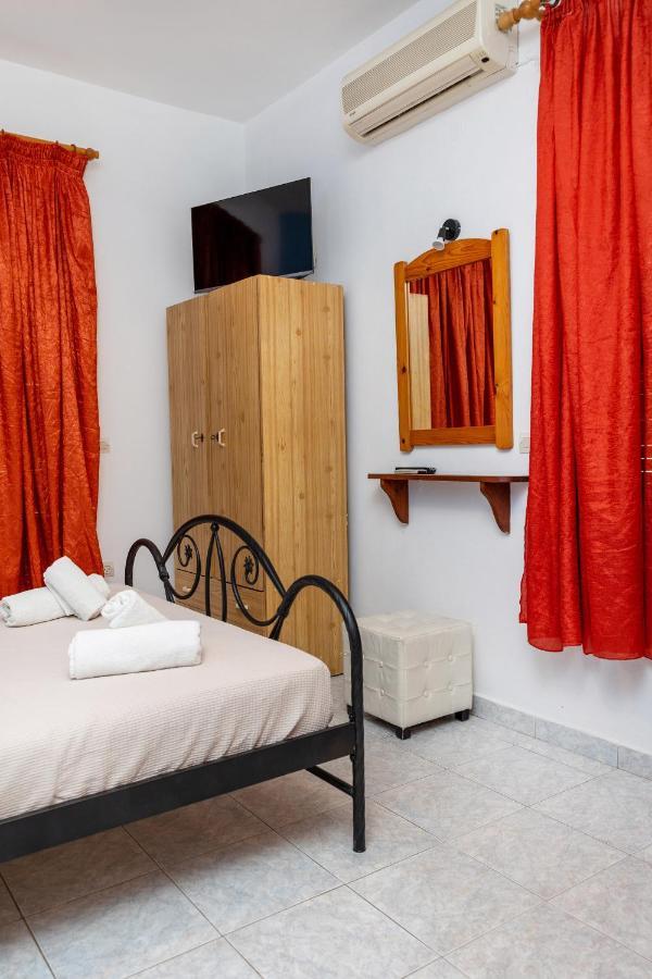 Depis Economy Apartments Naxos City Esterno foto