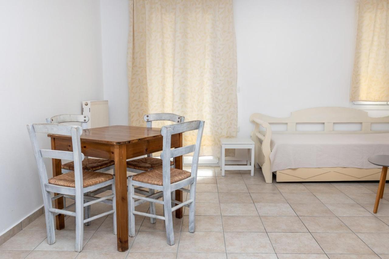 Depis Economy Apartments Naxos City Esterno foto