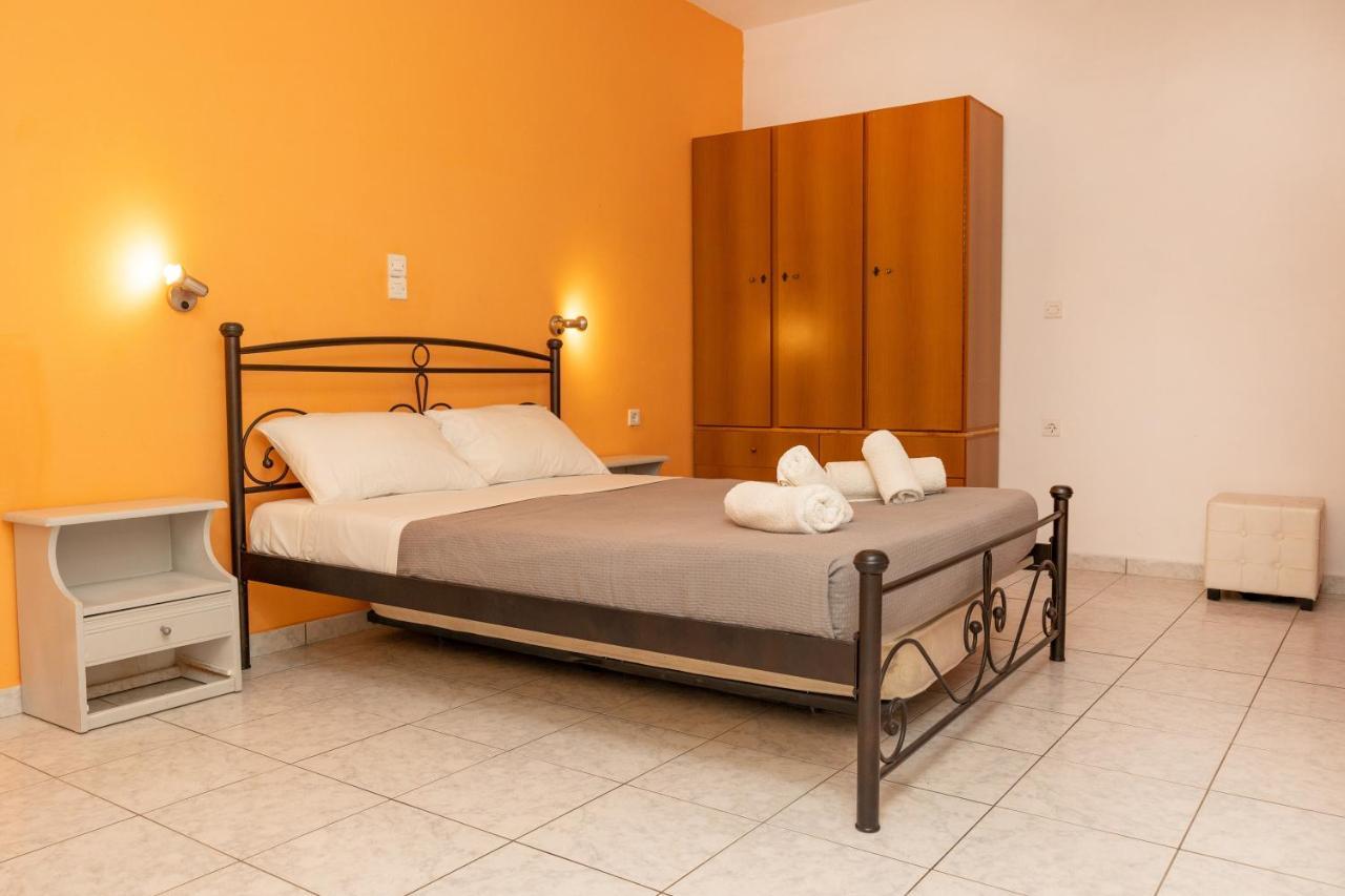 Depis Economy Apartments Naxos City Esterno foto