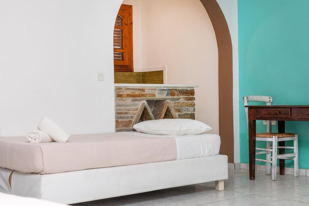 Depis Economy Apartments Naxos City Esterno foto